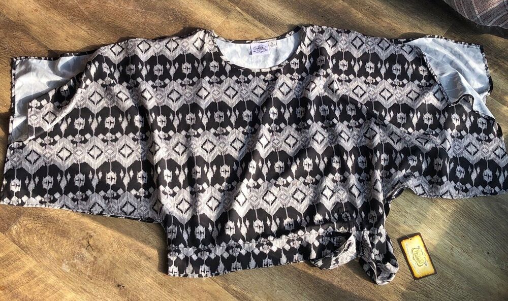 Cowgirl Justice Women size S southwestern Black Short slit Sleeve Blouse NWT